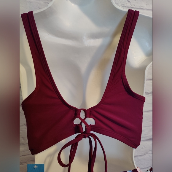 CUPSHE Women's Bikini Swimsuit Front Cross Lace Up Two Piece Bathing Suit - Picture 8 of 9